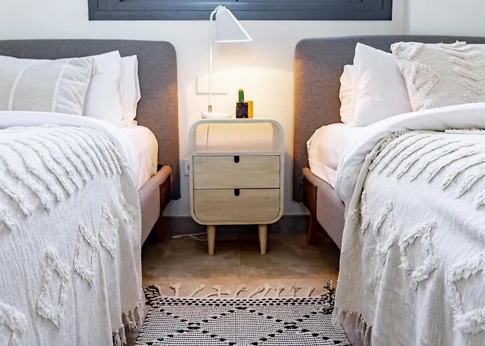 Inf1.2a- Close To And Old Town Апартаменты *