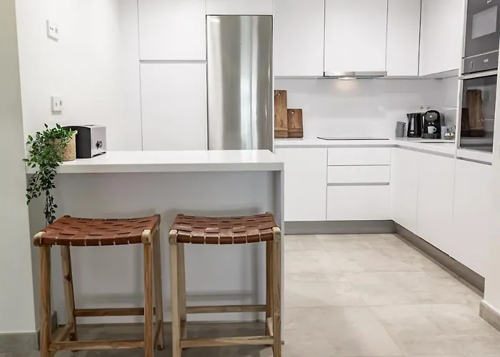 Inf1.2a- Close To And Old Town 埃斯特波纳